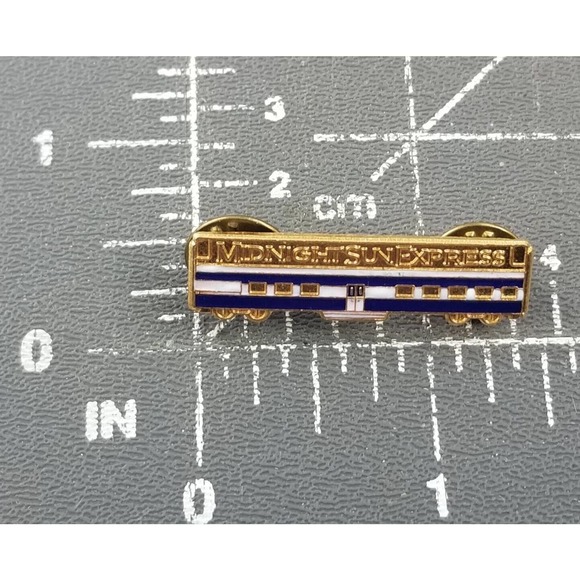 VTG Alaska Princess Rail Midnight Sun Express Railroad Train Enamel Pin Souvenir - Picture 2 of 4